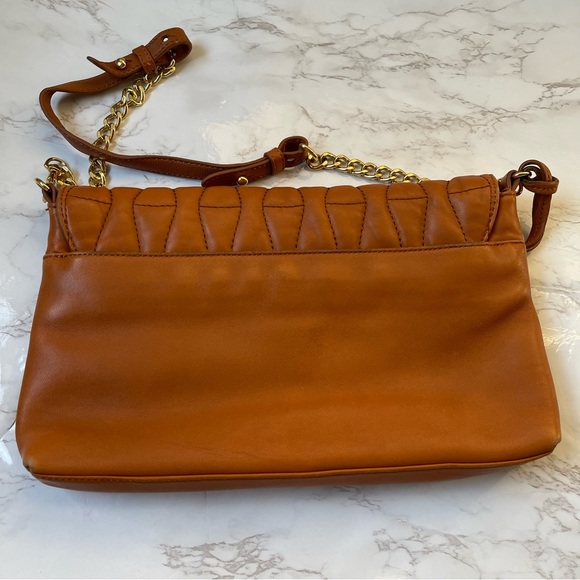 Badgley Mischka Quilted Brown Leather Shoulder Bag Flap Medium Sized Gold Chain - Picture 6 of 11